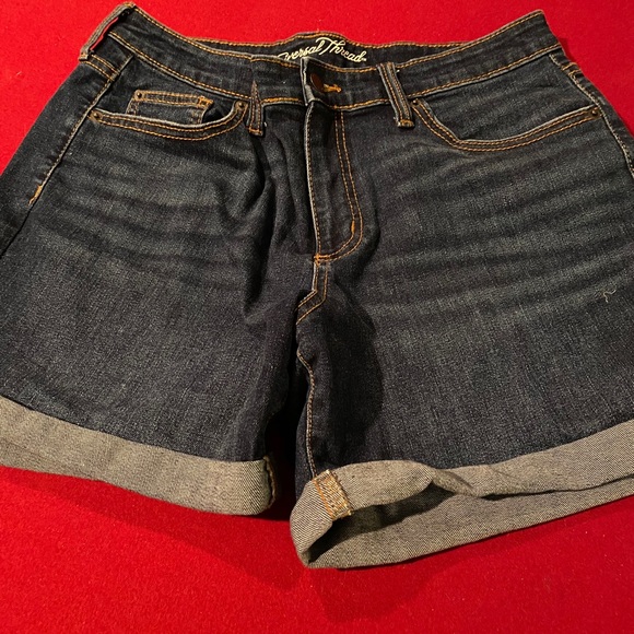 Shorts - Picture 1 of 3